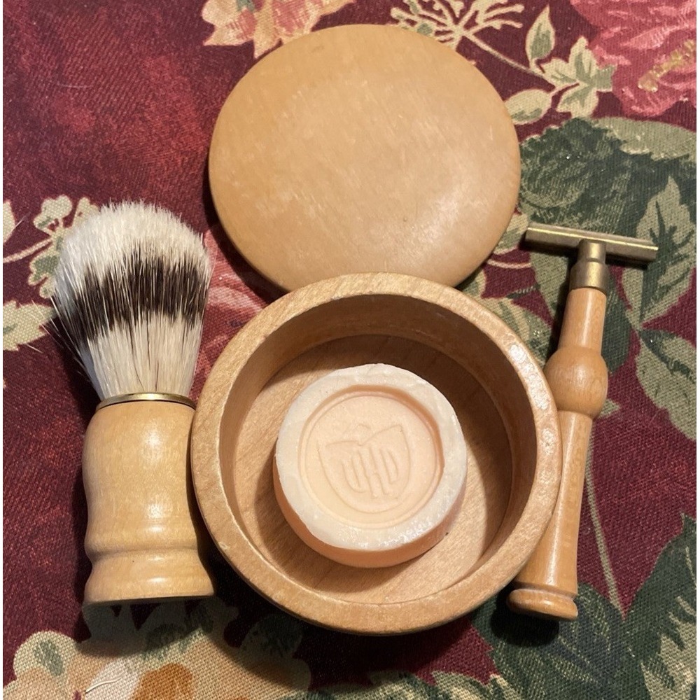 Vintage UHD Wooden Shaving Soap Dish & Brush with Replaceable Disposable Razor